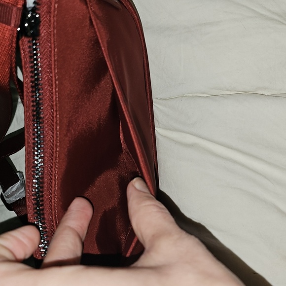 Lululemon Nwts City Essentials Mini Shoulder Bag!Rare,Sold Out ROCKWOOD,Gunmetal - Picture 8 of 11